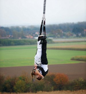 extreme outdoor wedding locations, bungee jumping wedding