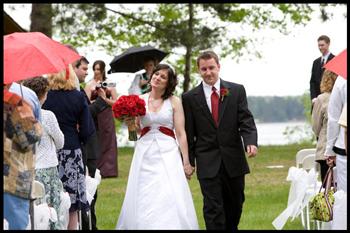 outdoor wedding raining